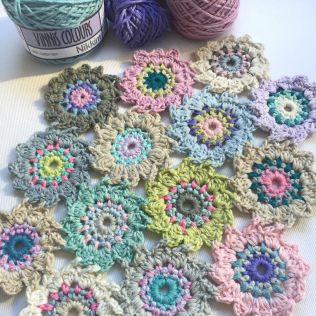 かぎ針編みの手作りコースターの手芸 Diyまとめ かわいい作品がいっぱい Poptie かぎ針編みの手作りコースターの手芸 Diyまとめ かわいい作品がいっぱい Poptie